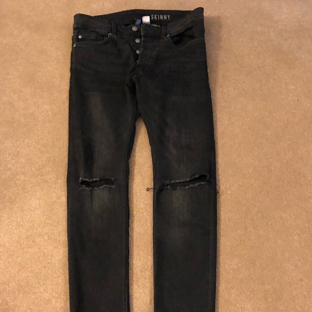 H&M Dividend Skinny Jeans Black Ripped Knees